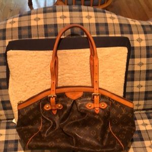 Louis Vuitton tivoli gm. Well loved. See pictures